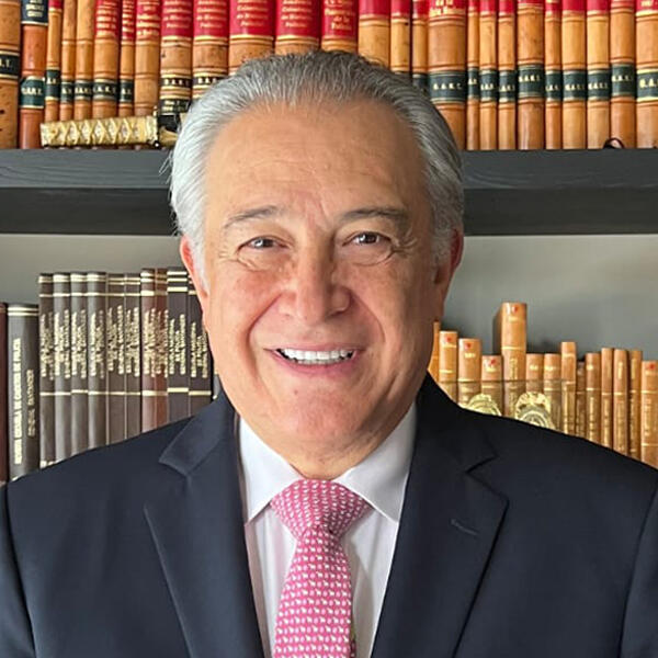General Óscar Naranjo Headshot