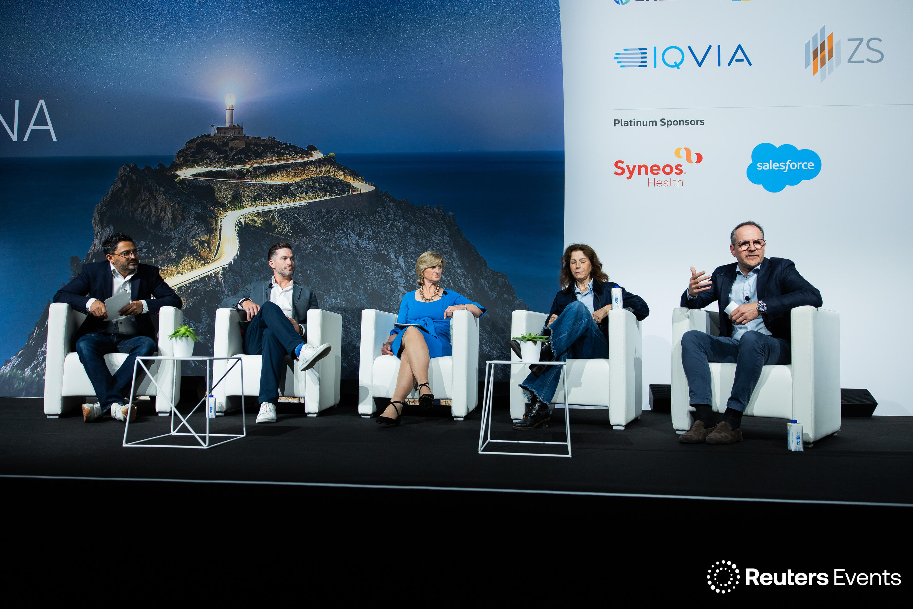 5 panellists onstage at Pharma Barcelona