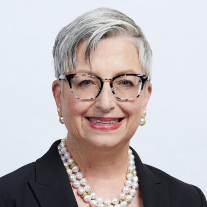 Carol Tomé  headshot
