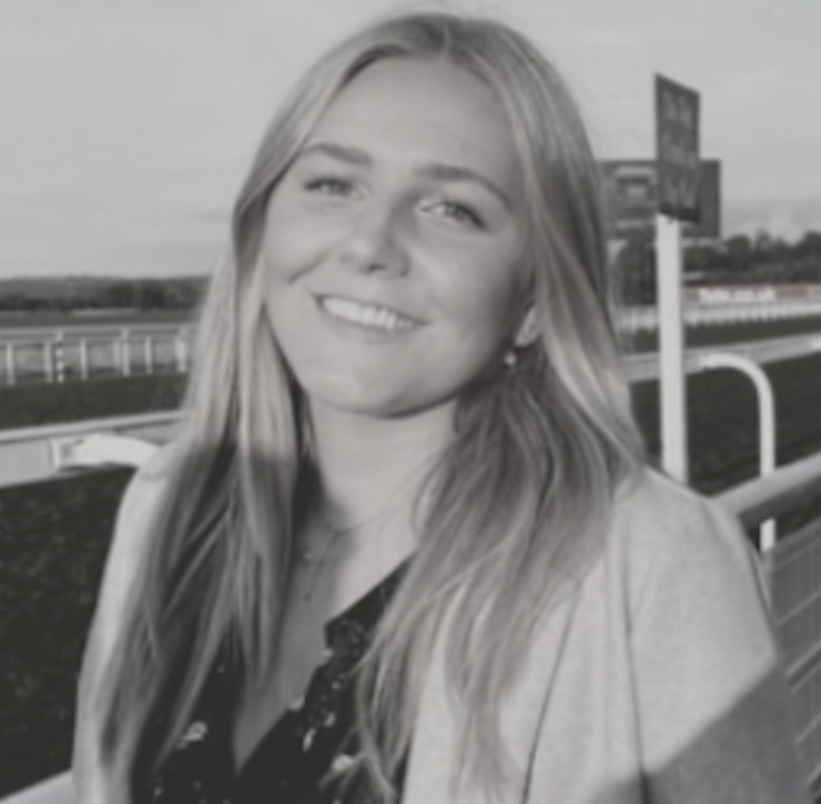 Issie Childs headshot