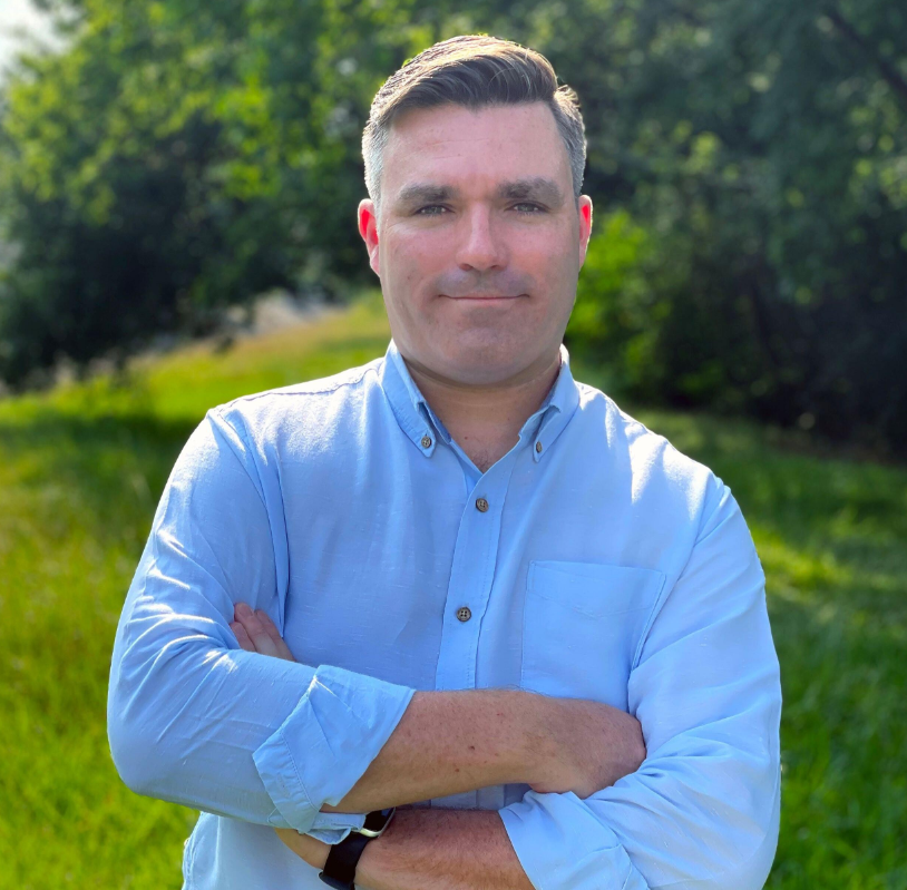 Ernie Scheyder headshot