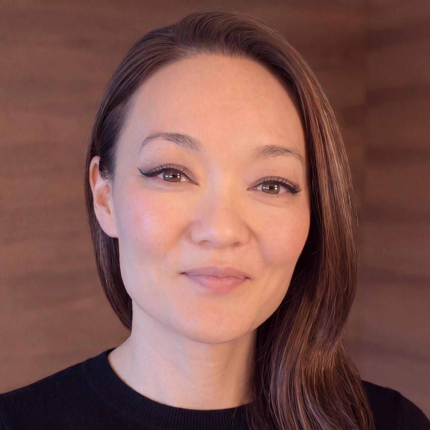 Vania Schlogel headshot