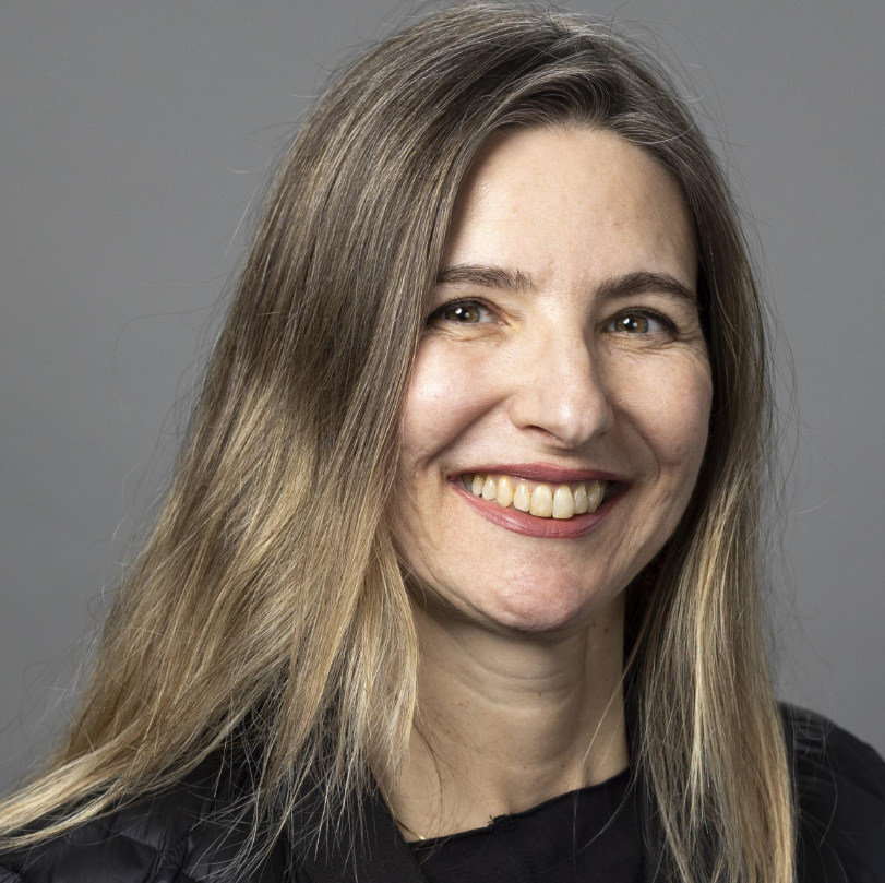 Tatiana Bautzer Headshot