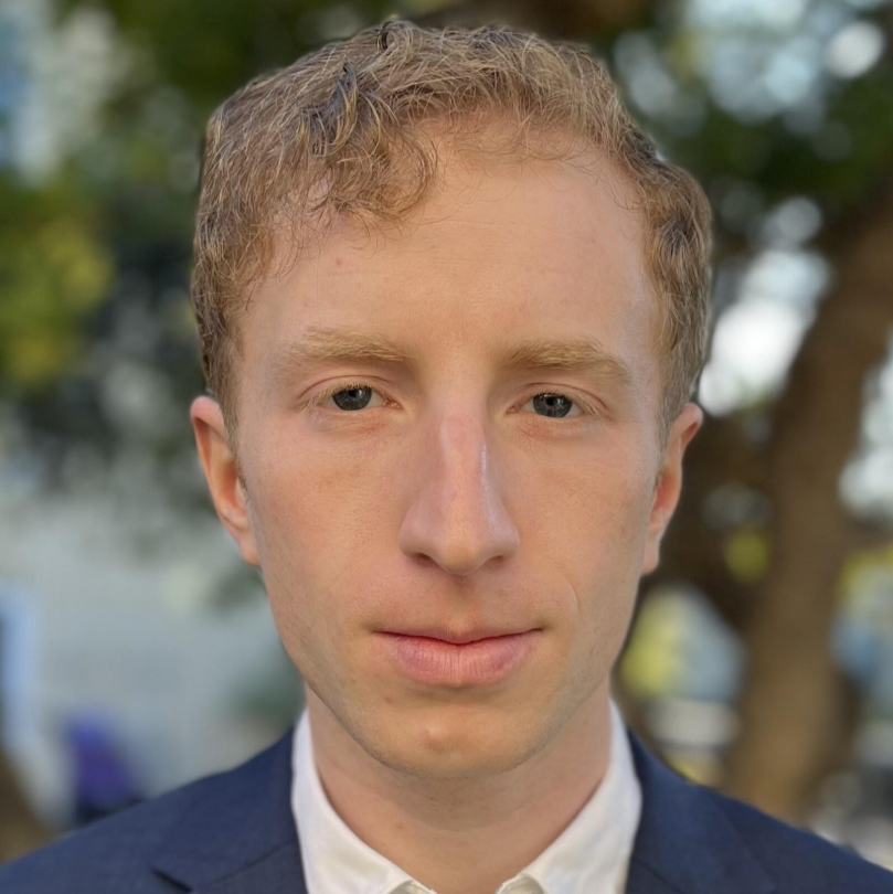 Jeffrey Dastin Headshot