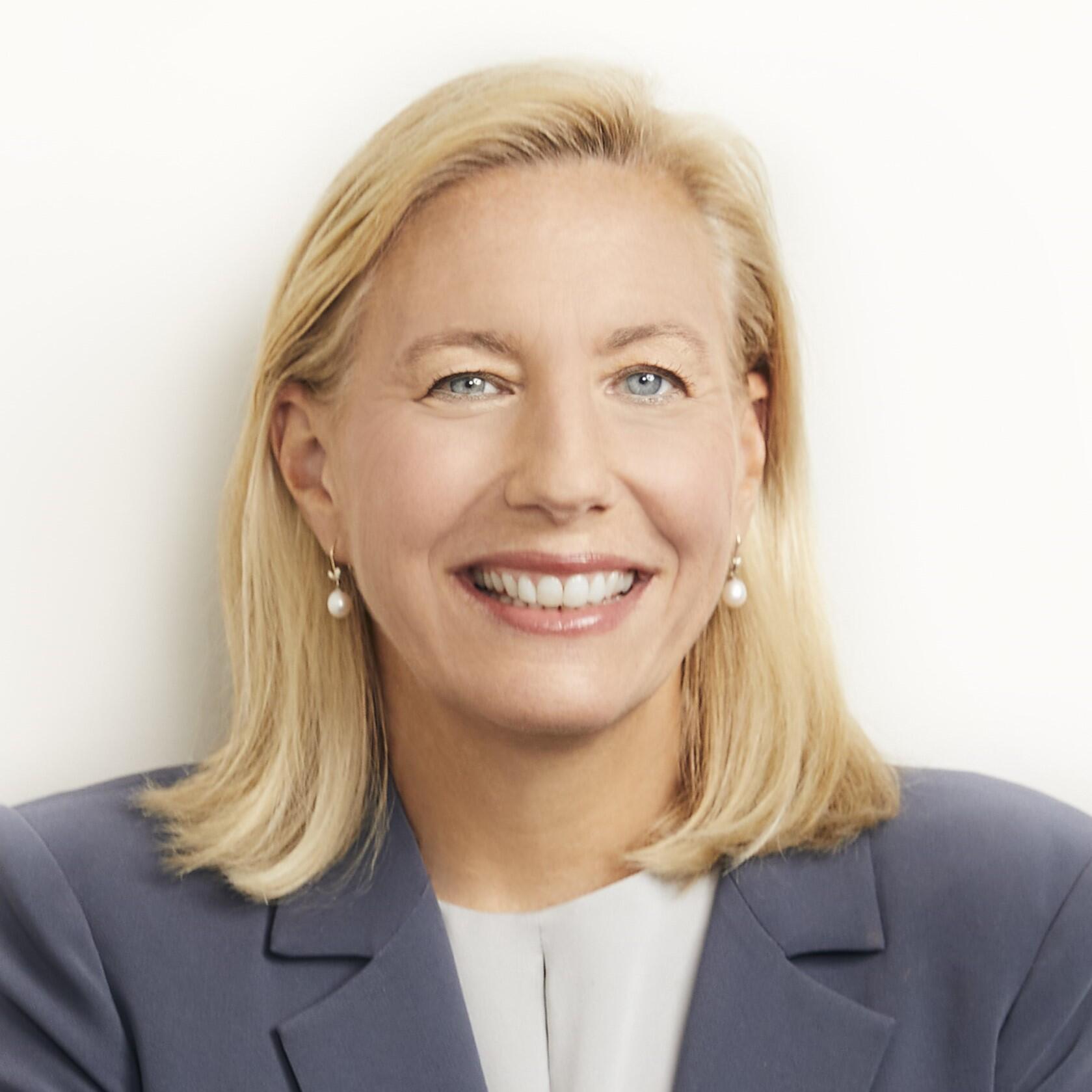 Joanna Crevoiserat headshot