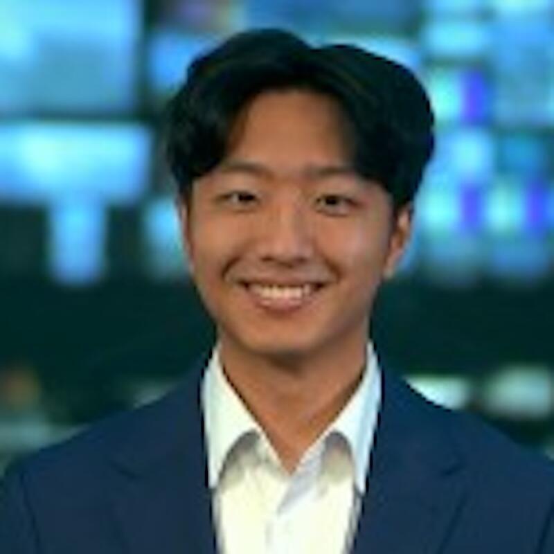 Elijah Cho headshot