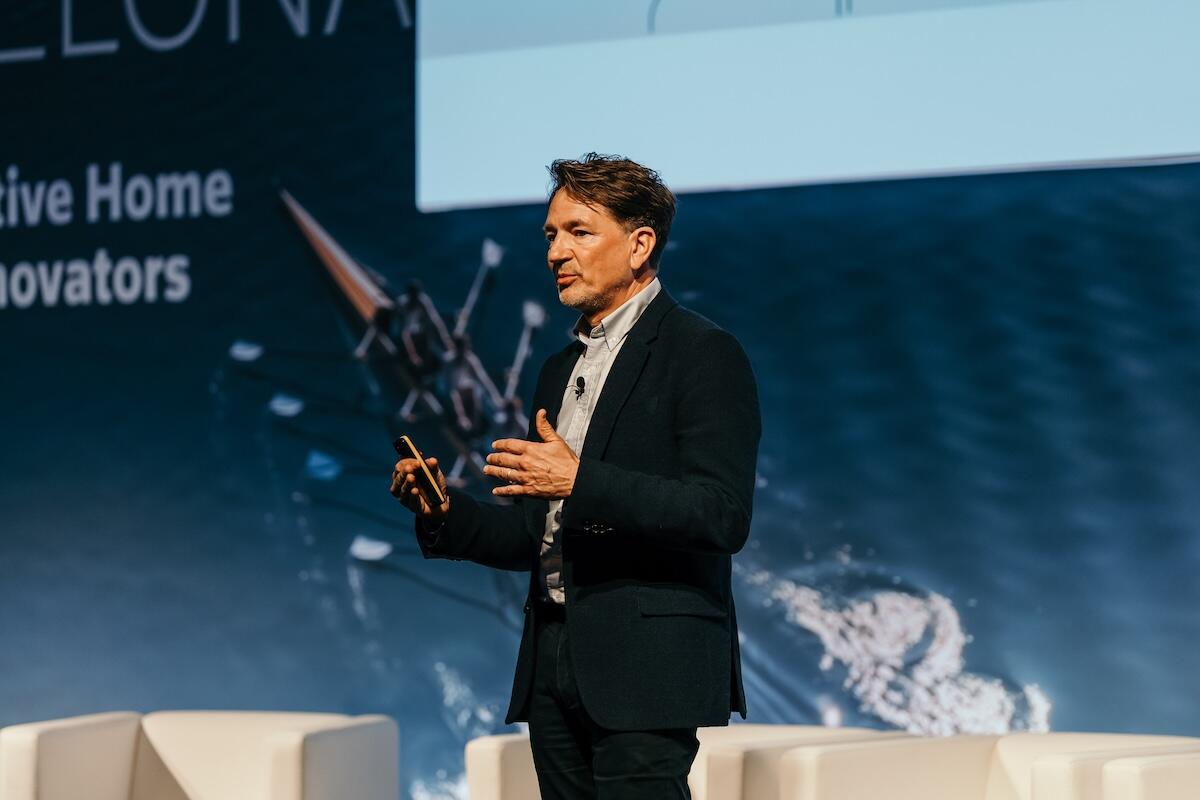 Speaker onstage at Pharma Barcelona
