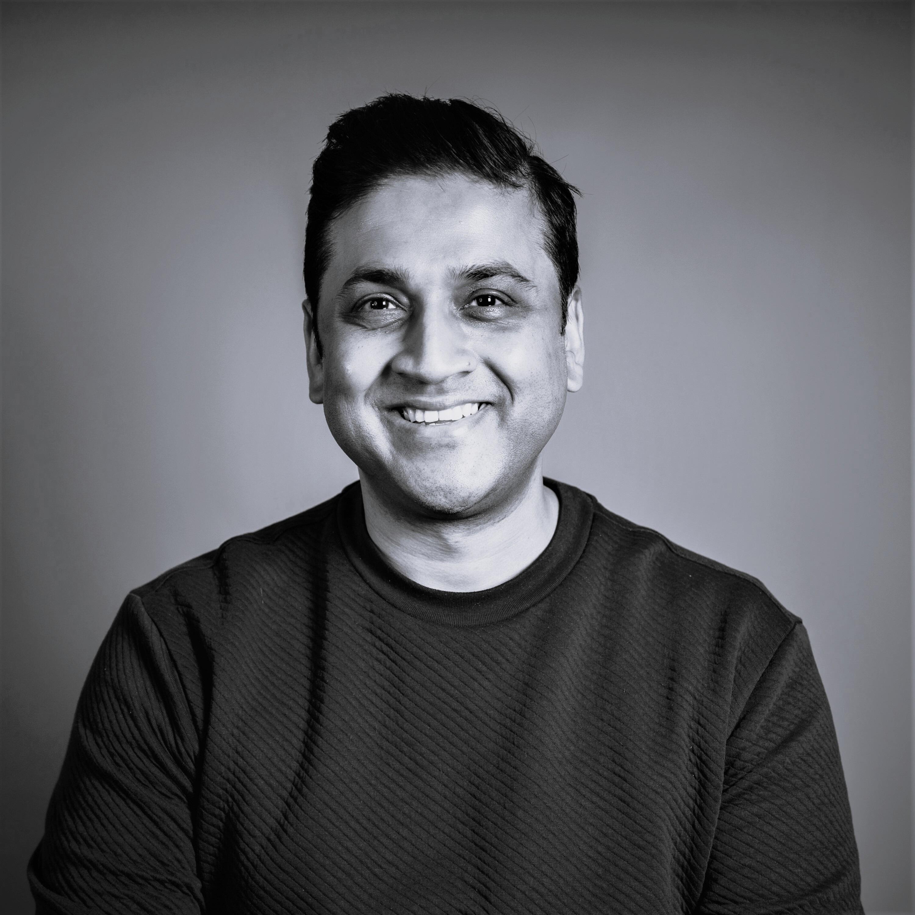 Naz Hassan headshot