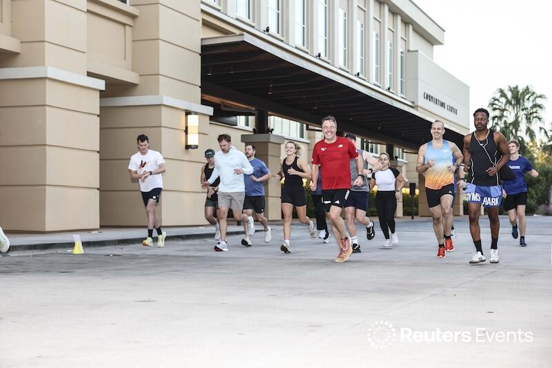 A Photo of a group of delegates starting the 5K run at the Connected Claims USA conference