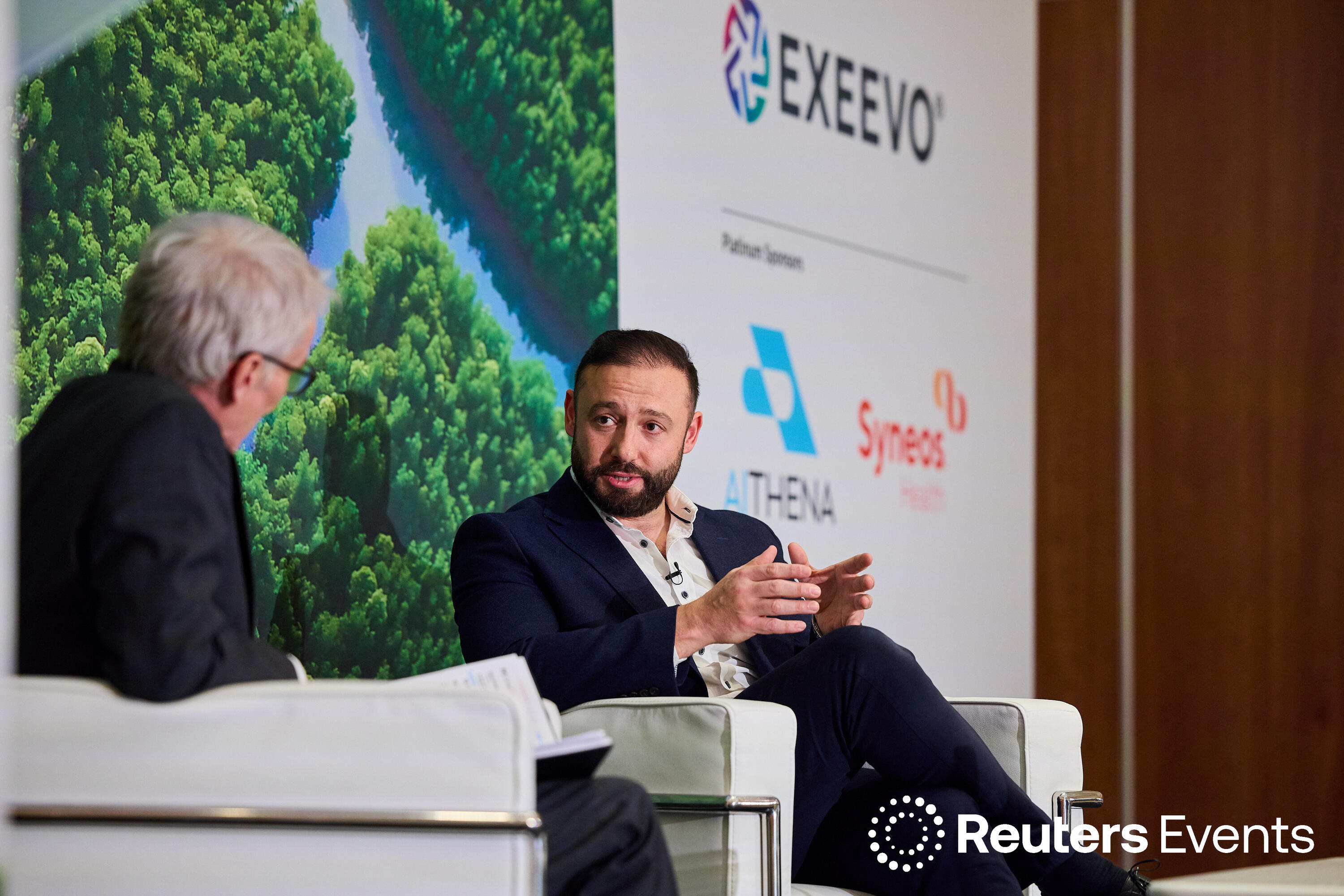 2 speakers onstage at Pharma Customer Engagement Europe