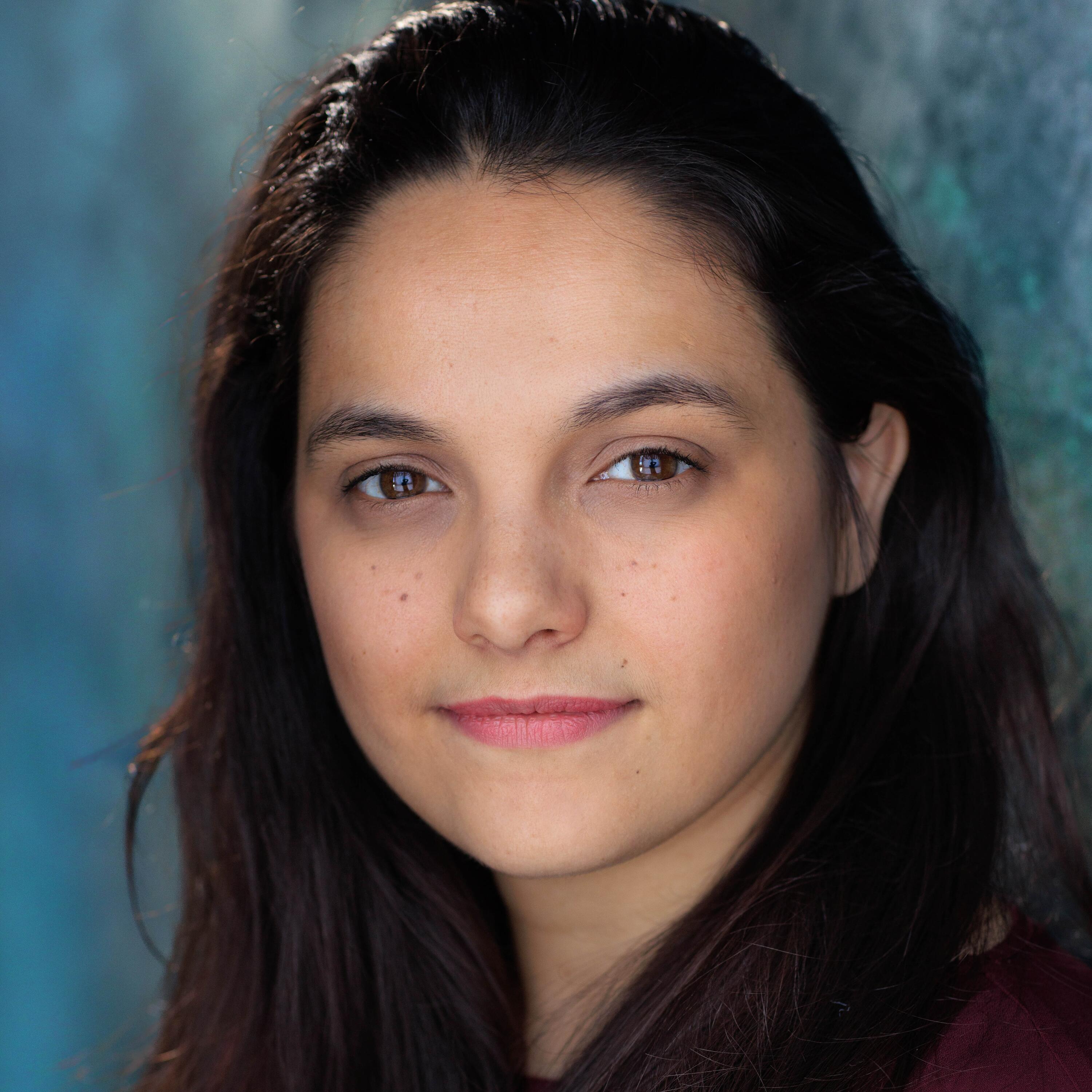 Amber Savva  headshot