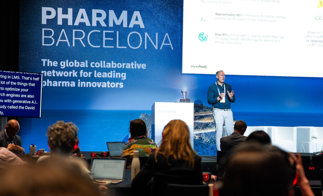 Speaker onstage at Pharma Barcelona